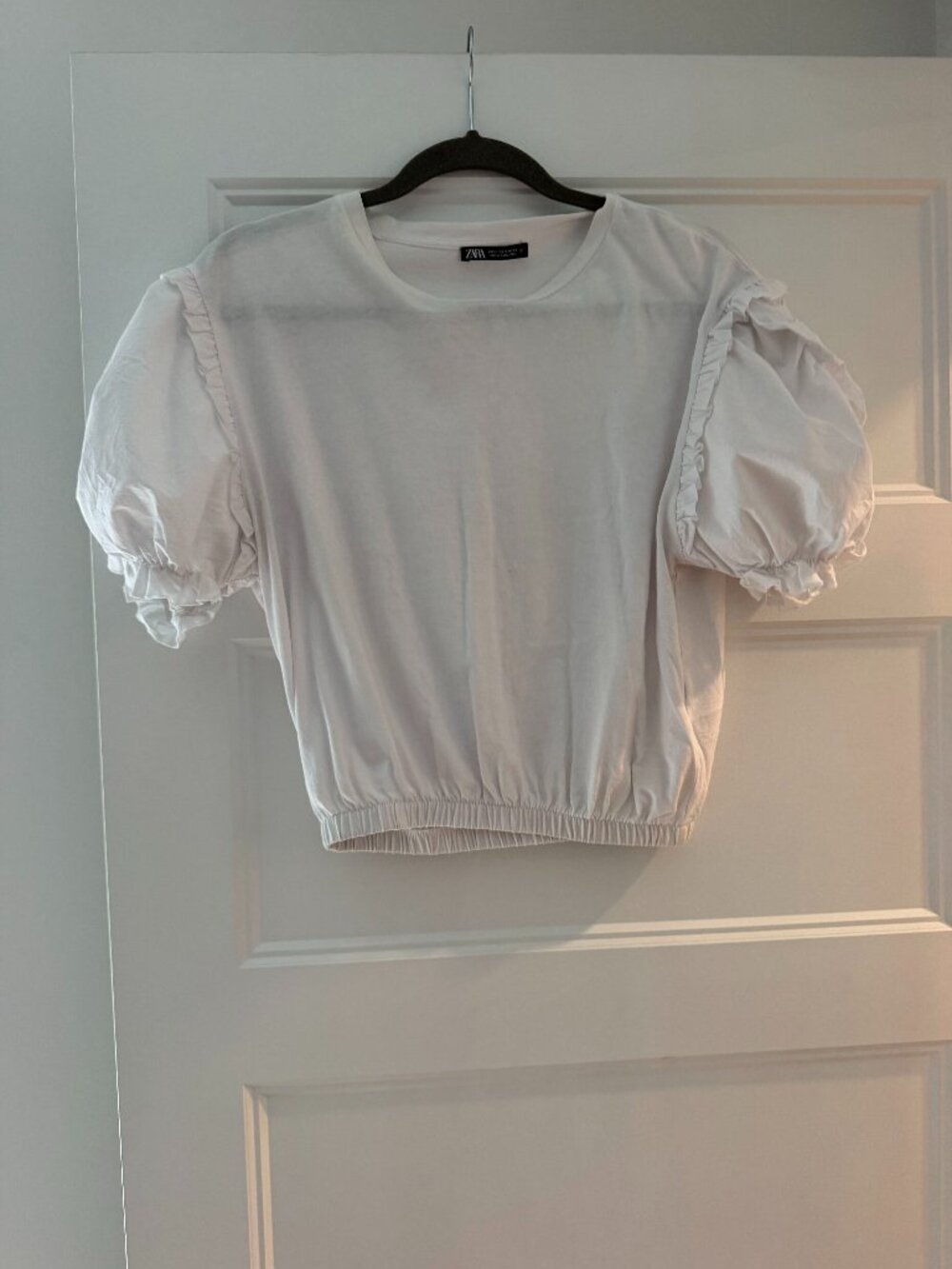 ZARA MIXED MEDIA PUFF SLEEVE CROPPED TEE, SIZE MEDIUM